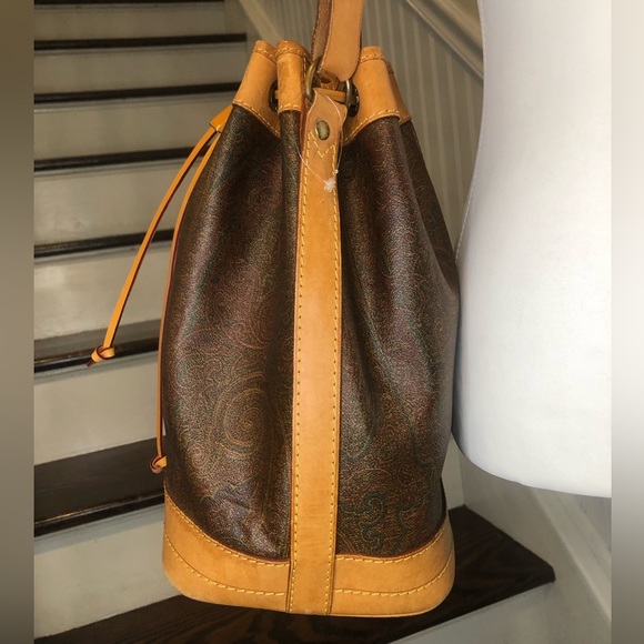 W ETRO Milano Red Paisley Vachetta Leather Drawstring Bucket Shoulder Bag - Picture 3 of 17